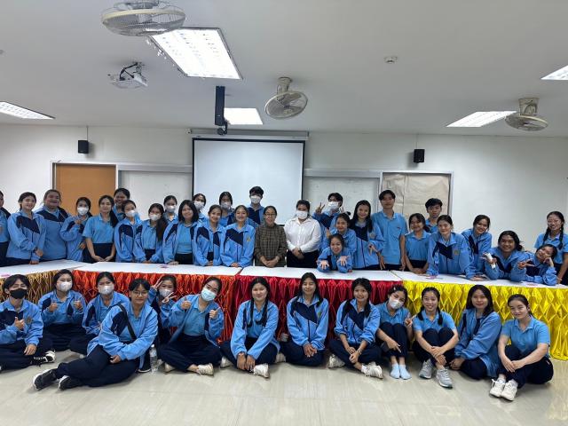 2. 18.03.2567 กิจกรรมการอบรมเชิงปฏิบัติการการจับจีบผ้า สำหรับนักศึกษาชั้นปีที่ 2 รหัส 65